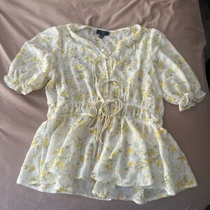 Chic Yellow Floral Blouse with Lace-Up Detail